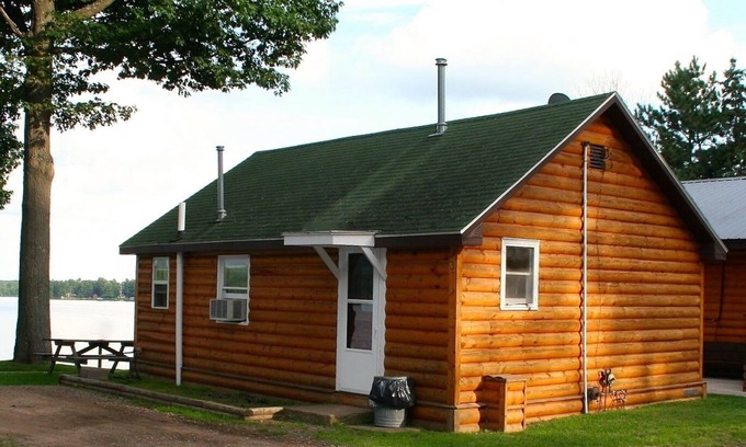 Chief Lake Cabin | Chief Lake Lodge Resort Cabin #3