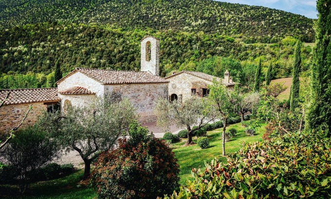 Montelovesco Villa | Chiesa Del Carmine - Luxury Umbrian Villa In Stunning Countryside, Sleeping 14