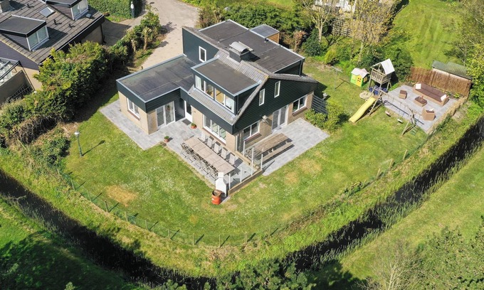 De Cocksdorp House | Child Friendly, 5 bedrooms, 2 bathrooms, 3 Toillets, Sauna, large garden