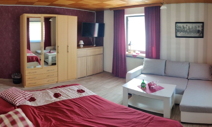Grettstadt Apartment | Child-friendly vacation apartment with a family atmosphere