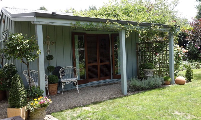 Claudelands Cabin | Chill at The Cabin
