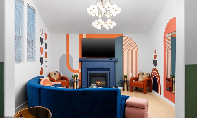 Greater South River City House | Chill Hideaway: Steps to Bars + Sauna & Hot Tub