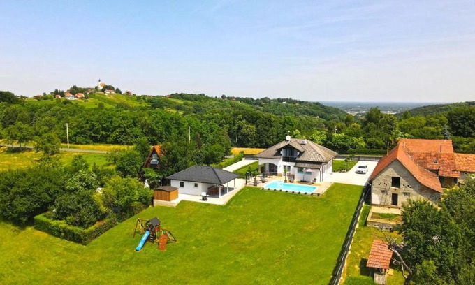 Selnica Villa | Chill Hill House