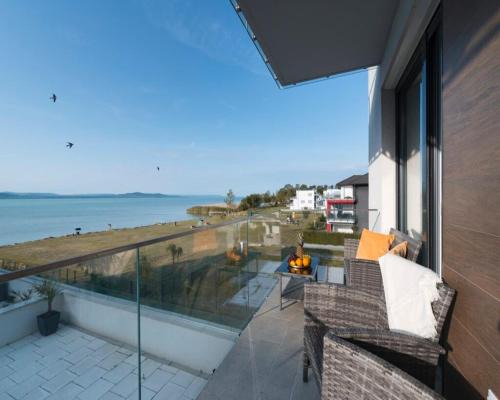 Fonyodliget Apartment | Chill&Lake Sunset 205-304