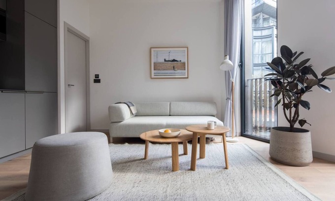 Fitzrovia Apartment | Chill Oxford Street 2BR - Netflix & Natural Light