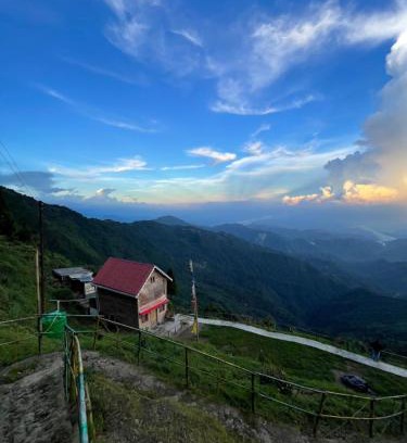 Kurseong Ski Chalet | Chimney Farmstay