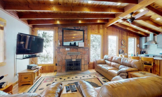Green Mountain Falls House | Chipmunk Cabin