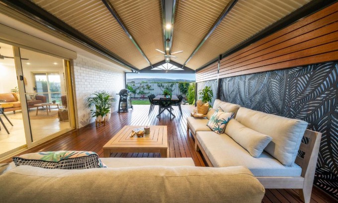 Hayborough House | Chiton Breeze Stylish Family Beach House With Kids Retreat, 200m From Beach