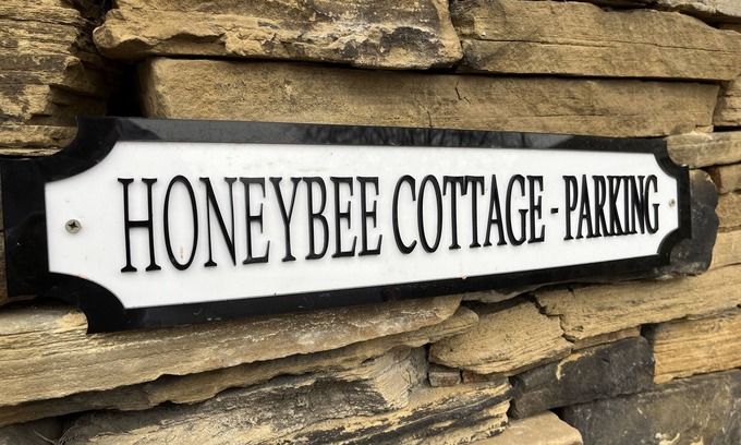 Idle Cottage | Chocolate box cottage w/hot tub & a secret garden.