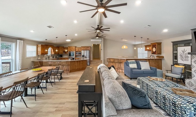 Clinton House | Choctaw Bay Getaway ~ lakefront + pool