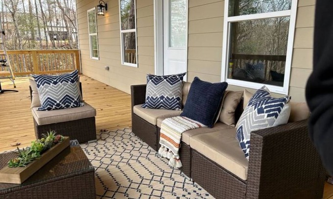 Dahlonega Apartment | Choctaw Ridge King Bed-Private Deck-Gas Firepit