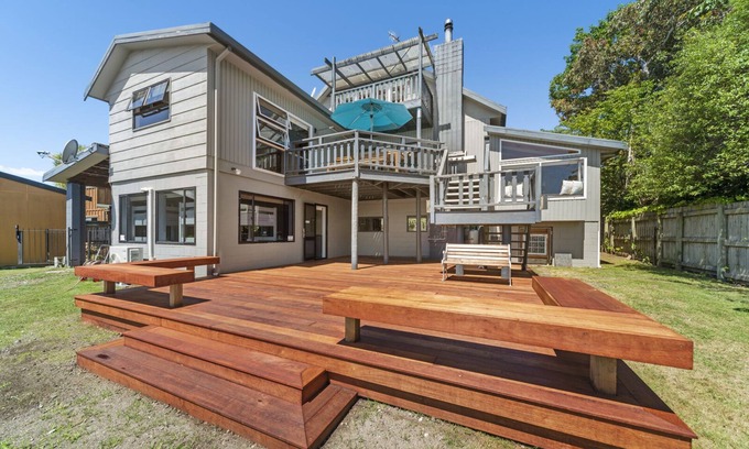 Wharewaka Cottage | Choice Wharewaka - Taupo Holiday Home