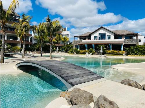 Mont Choisy Apartment | Choisy Les Bains M2 by Host Agents