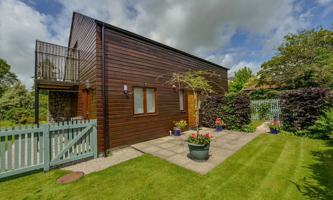 Mary Tavy Cottage | CHOLWELL BARN APARTMENT, family friendly, with a garden in Mary Tavy