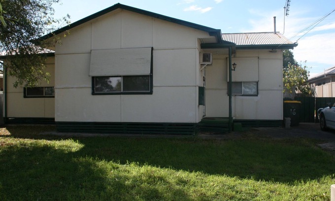 Gilles Plains House | Chooks Paradise - located at Adelaide North