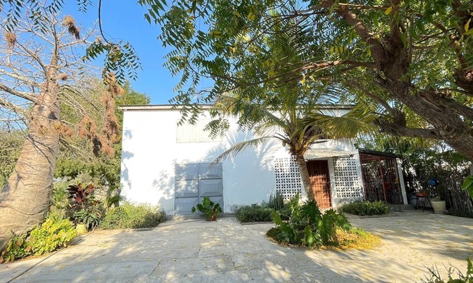 Menabe House | Choose a family vacation rental in Morondava!