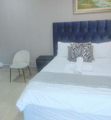 Rooihuiskraal Apartment | Choosers Express Hotel Room 6