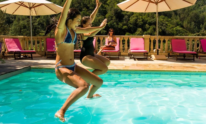 Vals-les-Bains Apartment | Chopin Luxury Apartments, swimming pool