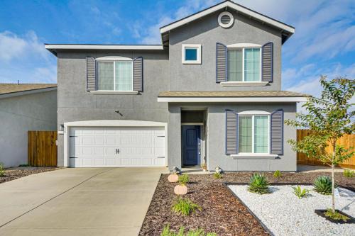 Chowchilla House | Chowchilla Home with Private Patio!