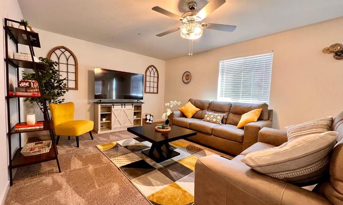 Chowchilla Villa | Chowchilla Lovely Home on your way to Yosemite!
