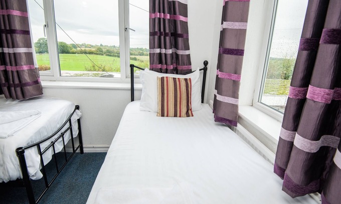 Lacey Green Hotel | Chris's Motel