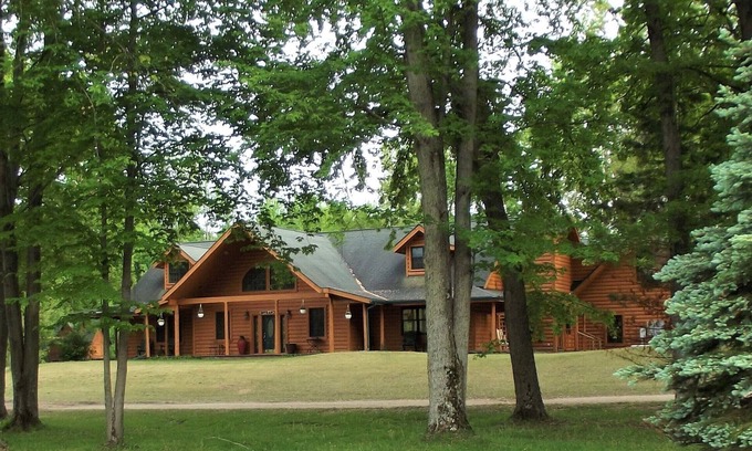 Bannister Cabin | Christian Retreat Center in Central Michigan