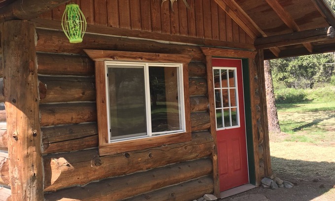 Northport Cabin | Christian Retreat Center – 30 Beds - Full Kitchen - 4 Showers - 20 Private Acres