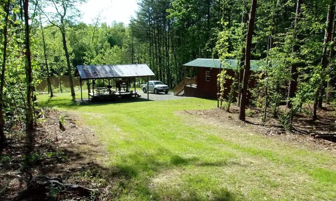 Republican Grove Cottage | CHRISTIAN RETREAT , COTTAGE ON A PRIVATE LAKE.