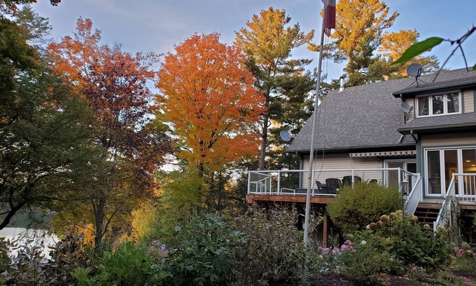 Tay Valley House | Christie Cove Retreat