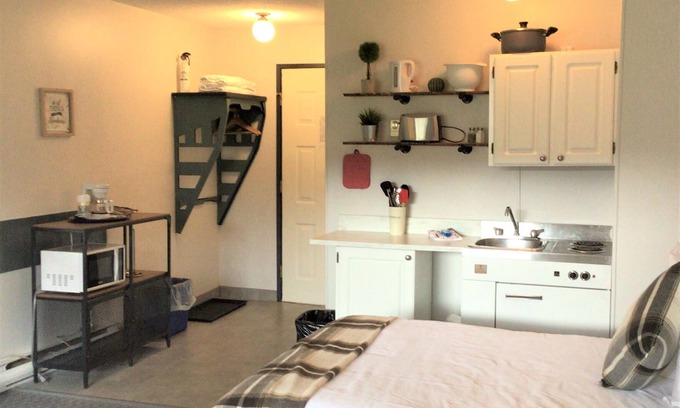 Christina Lake Hotel | Christina Lake Motel and RV Park