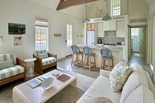 Brenham House | Christmas Hill Cottage A