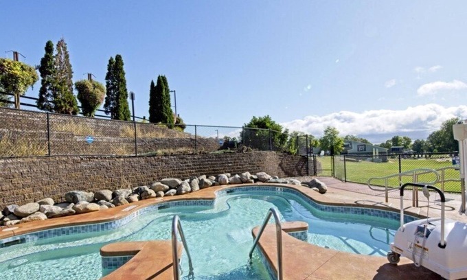 Wisconsin Dells House | Christmas Mountain Village™ - 2 Bedroom 2 Bath Townhome