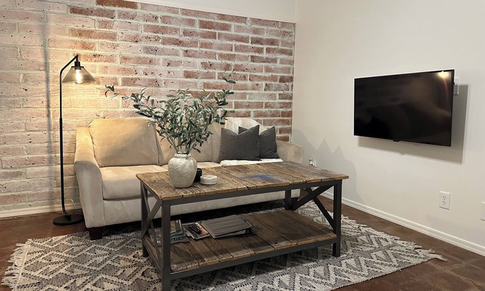 Flowing Well Neighborhood House | Chula Vista Cottage - Fully stocked, clean and central 1 bed, 1 bath in Tucson