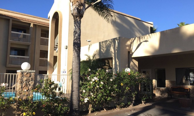 Lincoln Acres Hotel | Chula Vista Inn