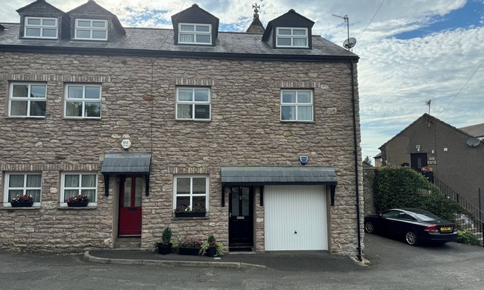 Kirkby Stephen House | Church Barn 1-5 guests, Kirkby Stephen, Cumbria
