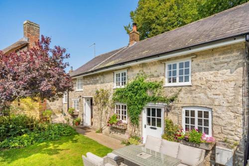 Littlebredy House | Church Cottage - Martinstown