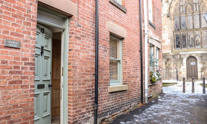 Wirksworth House | CHURCH HOUSE, family friendly, with a garden in Wirksworth