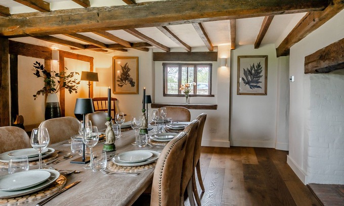 Beccles House | Church House - Four Bedroom House, Sleeps 8