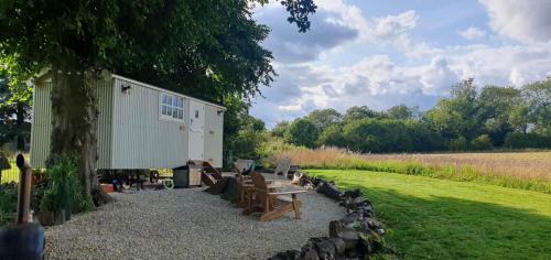 Melton Mowbray House | Church House Hut