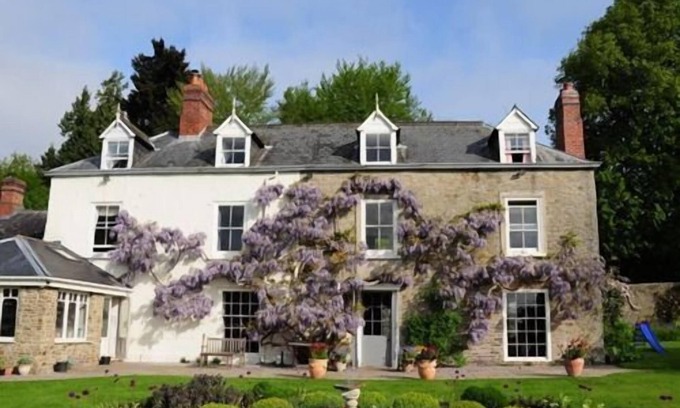 Kington Bed & Breakfast | Church House Kington