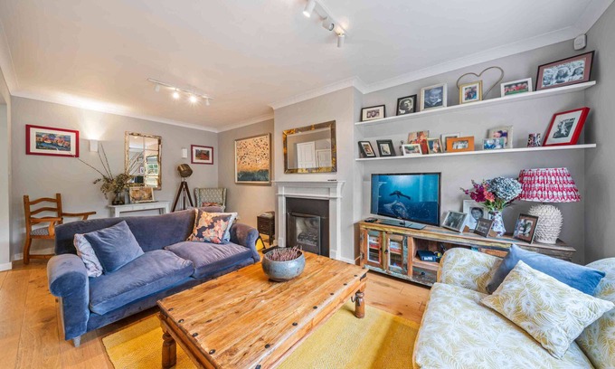 Wimbledon House | Church Road - Four Bedroom House, Sleeps 8