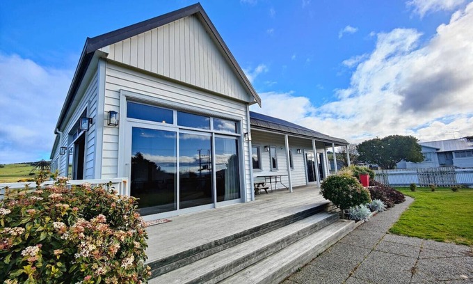 Riverton House | Church Street Charmer
