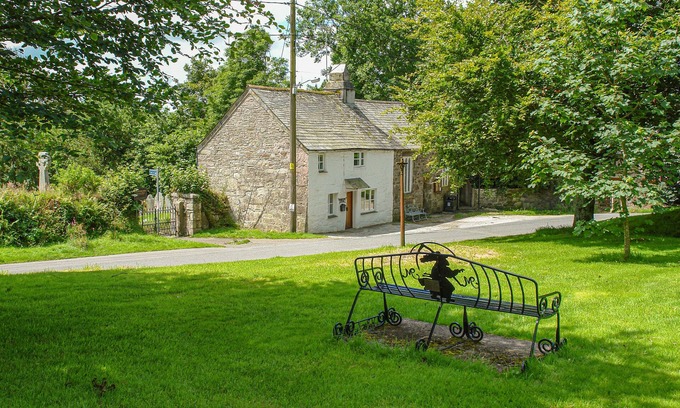 Blisland Cottage | CHURCHGATE COTTAGE, pet friendly in Blisland