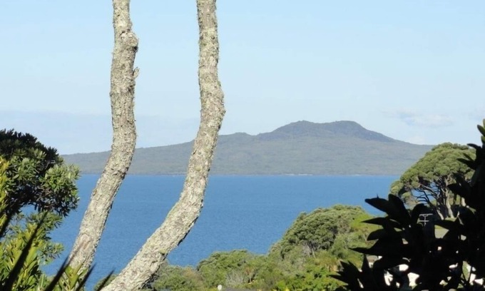 Rothesay Bay Apartment | Churchill Suite by the Sea