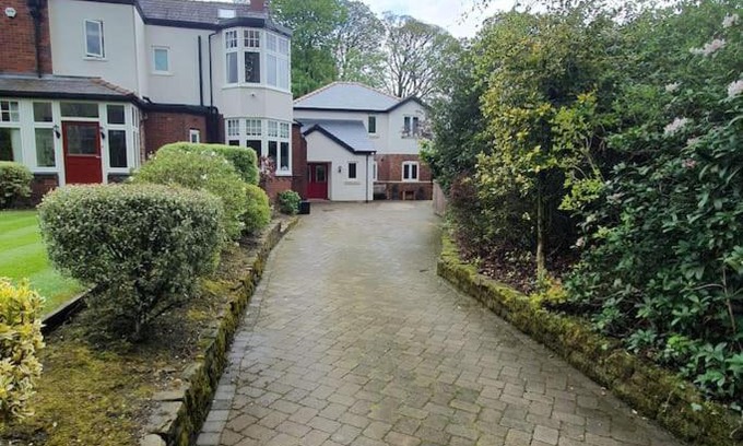 Bolton Apartment | ChurstonBnB, private flat within family home, Bolton