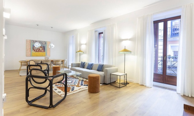 Cortes Apartment | Cibeles Luxe II apartment in Madrid