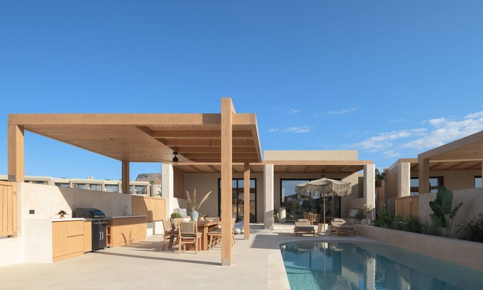 Karteros Villa | Cicada Zoe Suite, Elegant Beach Living