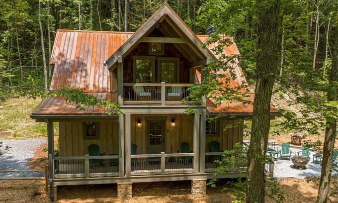 Ellijay Cabin | Cider Mill House overlooking private stream w/firepit