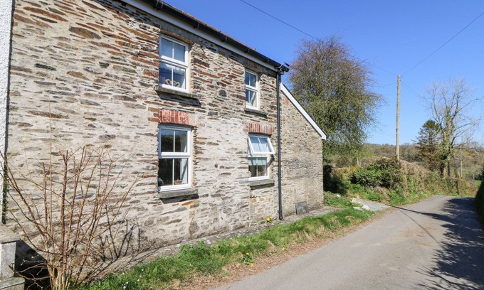 Pencader Cottage | CILRHIW ISAF, family friendly, character holiday cottage in Pencader