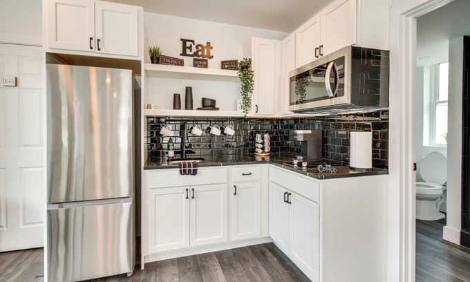 Norwood Apartment | Cincinnati Studio ~ 8 Mi to Findlay Market!